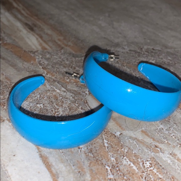 Bundle of 7 Earrings and a Bracelet - Picture 5 of 16